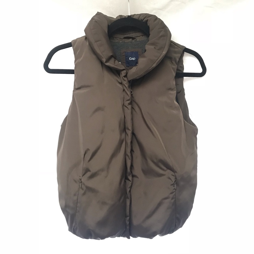 Gap Puffer Vest in Olive Green XS